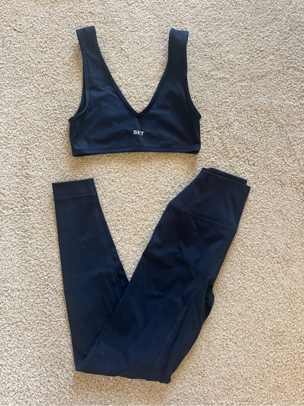 Set active Women's Navy V-Neck Sports Bra and Legging Set